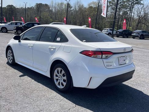 Used 2026 Toyota Corolla LE FWD image 4