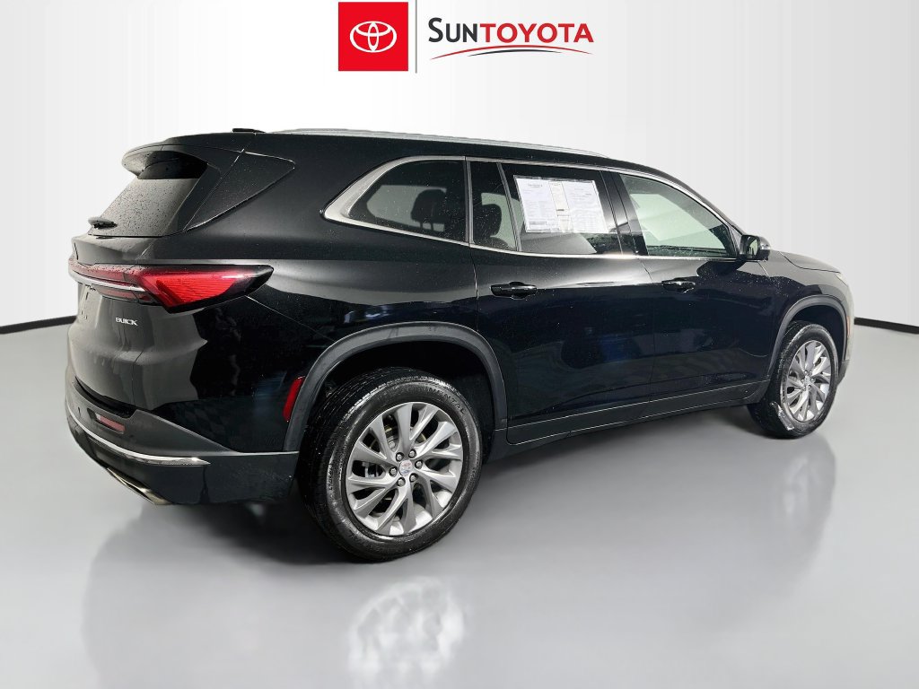 Used 2025 Buick Enclave Preferred FWD image 3