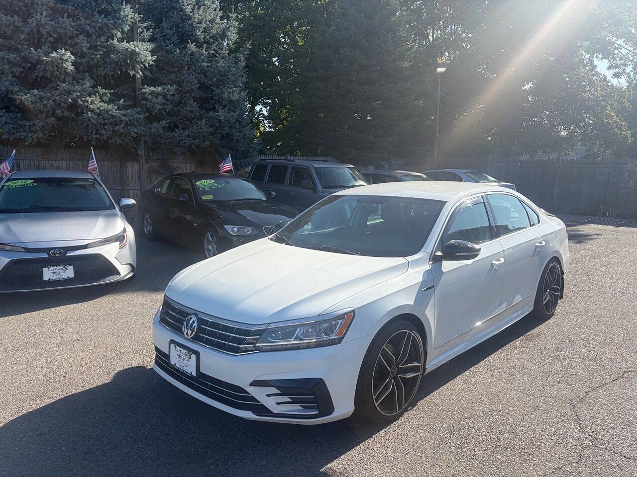 Used 2017 Volkswagen Passat 1.8T R-Line w/ R-Line Lighting Package FWD image 1