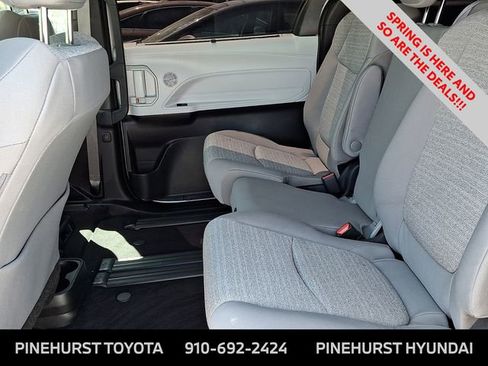 Used 2025 Toyota Sienna LE image 10
