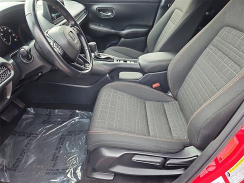 Certified 2025 Honda HR-V Sport image 19
