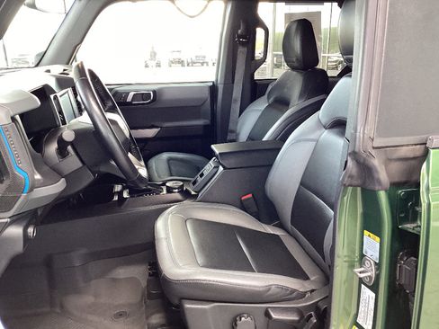 Used 2022 Ford Bronco Black Diamond image 13