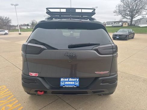 Used 2015 Jeep Cherokee Trailhawk w/ Leather Interior Group AWD/4WD image 7