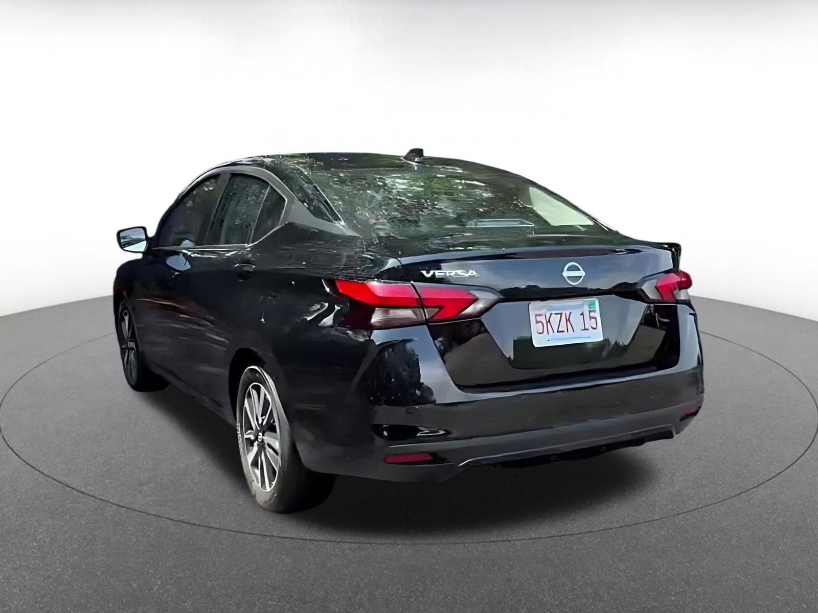 Used 2025 Nissan Versa SV FWD image 10