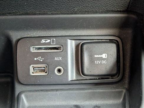 Used 2017 Jeep Cherokee Sport FWD image 17