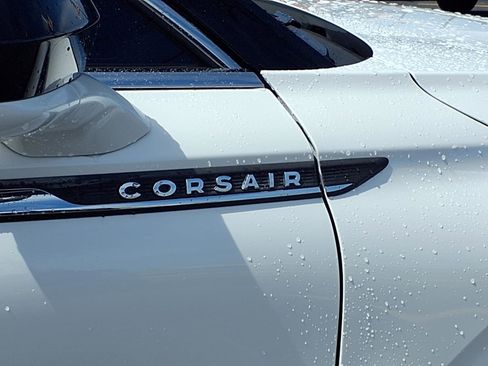 Used 2022 Lincoln Corsair AWD w/ Premium Package image 34
