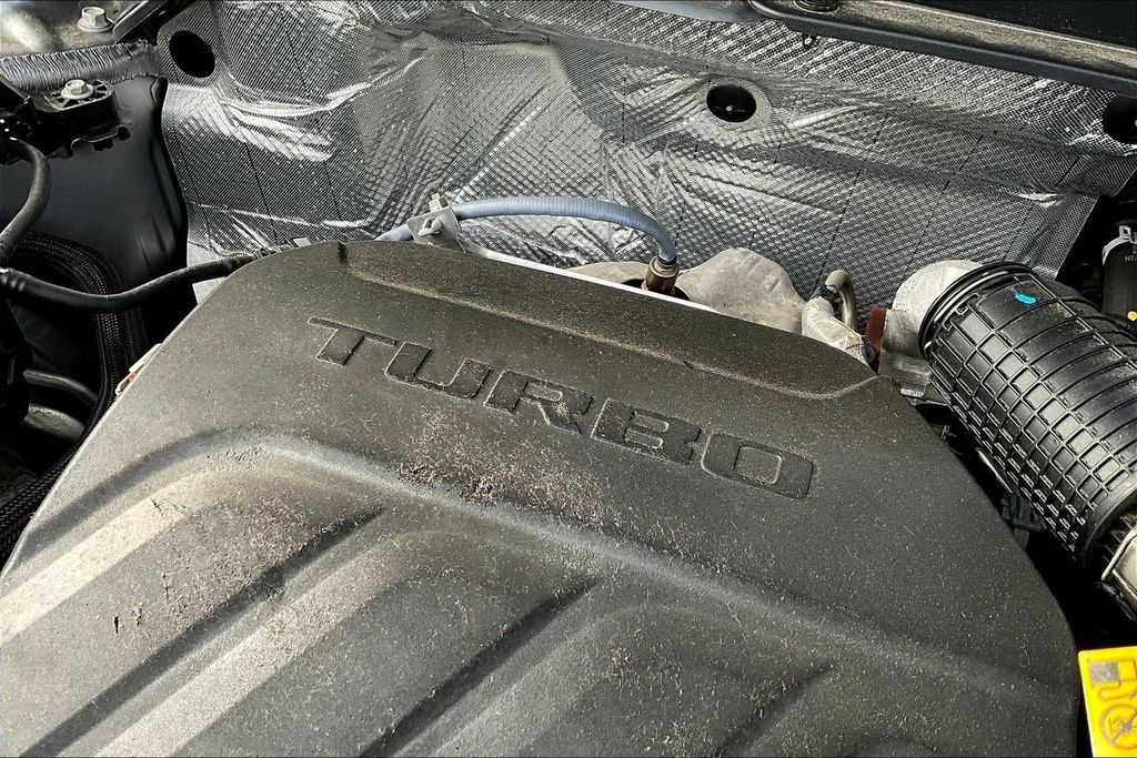 Used 2024 Chevrolet Trax LT FWD image 27