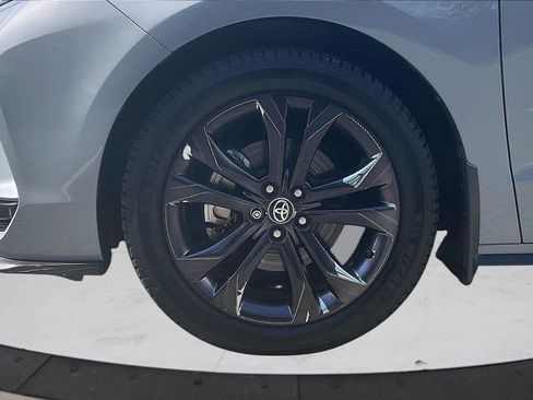 Used 2023 Toyota Sienna XSE FWD image 35