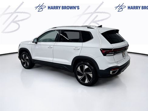 Used 2025 Volkswagen Taos SE image 2