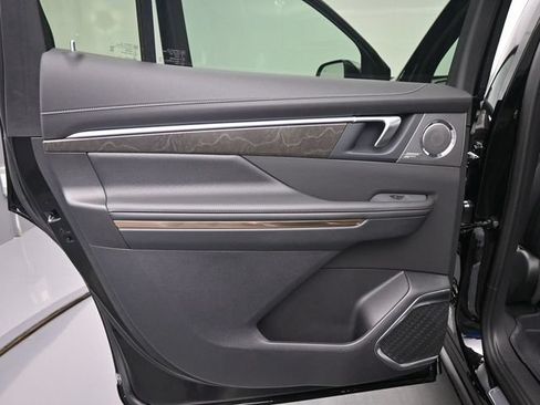 New 2026 Buick Enclave Avenir w/ Super Cruise Package FWD image 14