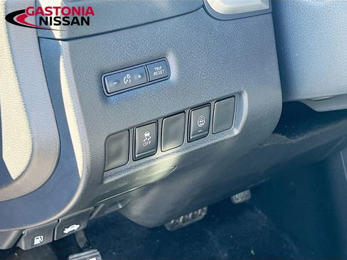 Used 2024 Nissan Murano SV image 13