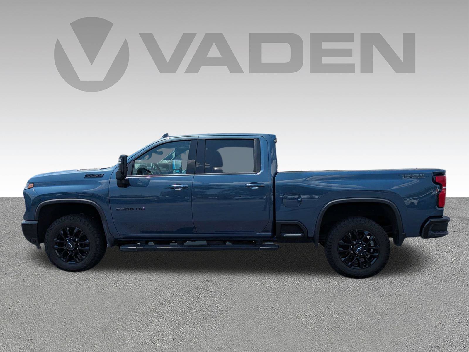 Used 2025 Chevrolet Silverado 2500 LTZ w/ LTZ Plus Package AWD/4WD image 27