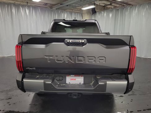 Used 2025 Toyota Tundra Limited AWD/4WD image 7