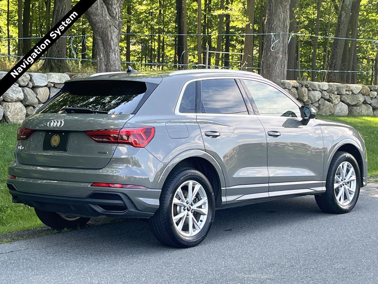Used 2023 Audi Q3 2.0T Premium Plus w/ Premium Plus Package AWD/4WD image 3