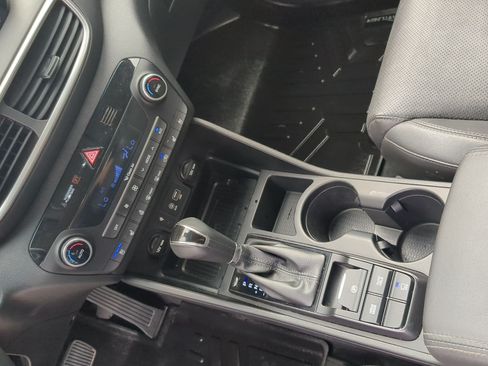 Used 2019 Hyundai Tucson Ultimate w/ Cargo Package FWD image 18