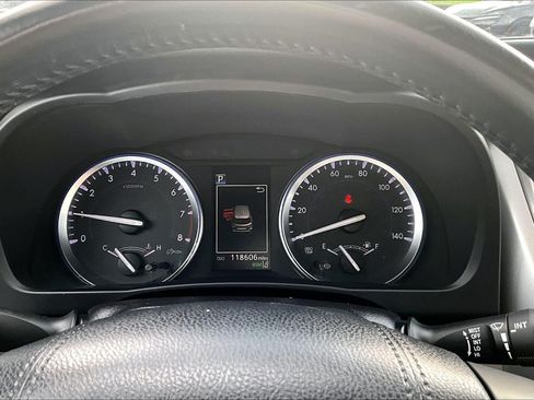 Used 2017 Toyota Highlander XLE AWD/4WD image 19