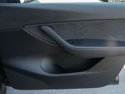Used 2022 Tesla Model Y Performance AWD/4WD image 25
