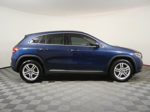 Used 2022 Mercedes-Benz GLA 250 4MATIC w/ Premium Package Lite image 2