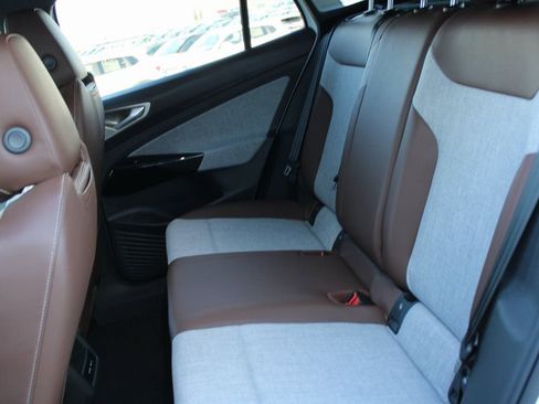 New 2026 Volkswagen ID.4 Pro image 15