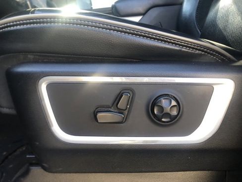 Used 2019 RAM 1500 Laramie image 10