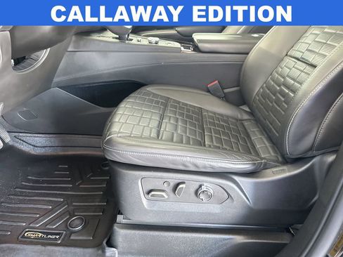 Used 2022 Cadillac Escalade Sport Platinum w/ LPO, ONYX Package AWD/4WD image 11