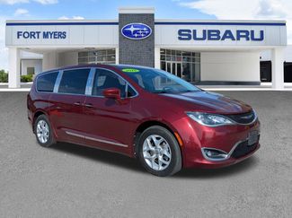 Used 2018 Chrysler Pacifica Touring Plus w/ Tire & Wheel Group FWD video 1