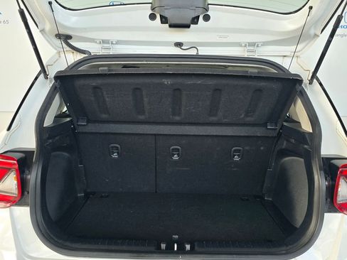 Used 2025 Hyundai Venue SE FWD image 35