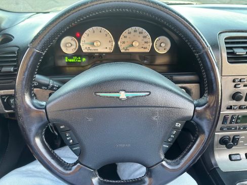 Used 2004 Ford Thunderbird Deluxe image 39