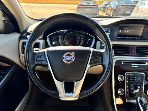 Used 2015 Volvo XC70 T6 Platinum image 13