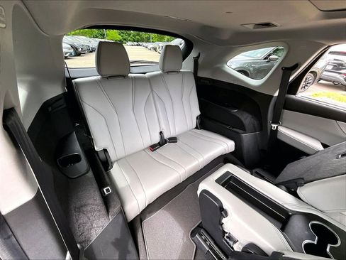 Used 2023 Acura MDX SH-AWD w/ Technology Package image 17
