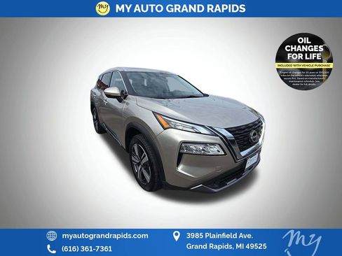 Used 2023 Nissan Rogue SL image 1