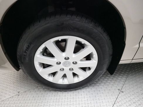 Used 2014 Chrysler Town & Country Touring w/ Driver Convenience Group FWD image 28