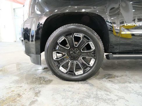Used 2019 GMC Yukon XL Denali w/ Denali Ultimate Package AWD/4WD image 5