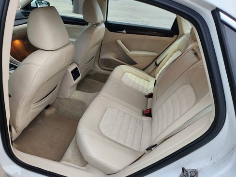 Used 2013 Volkswagen Passat 2.5 SEL Premium FWD image 13