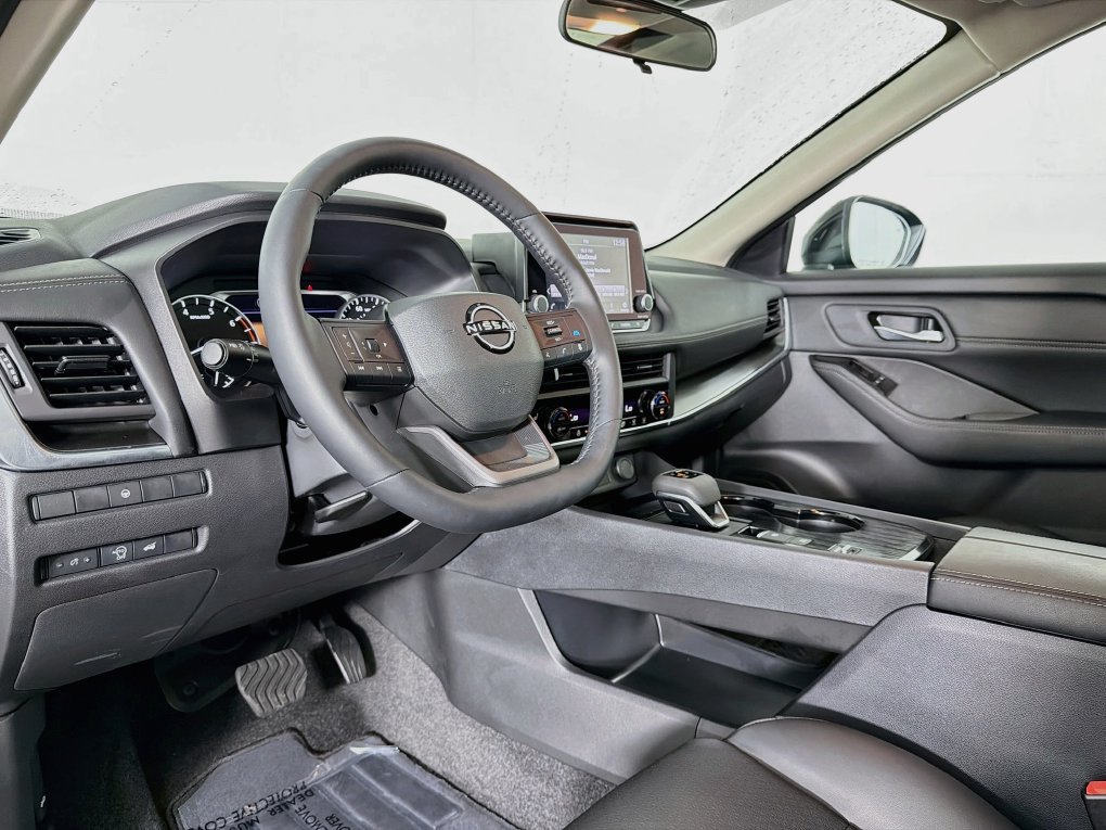 Used 2026 Nissan Rogue Dark Armor FWD image 14