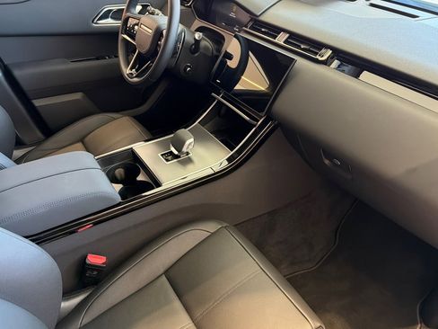 New 2025 Land Rover Range Rover Velar Dynamic SE AWD/4WD image 24