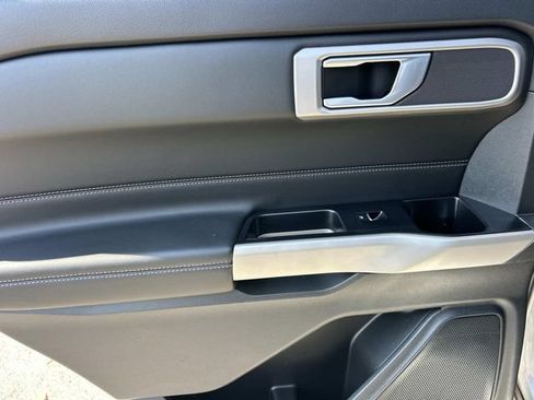 Certified 2023 Ford Explorer XLT AWD/4WD image 17