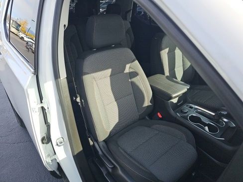 Used 2021 Chevrolet Traverse LS image 23