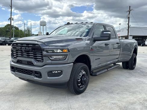 New 2026 RAM 3500 Big Horn AWD/4WD image 3