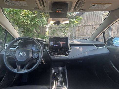 Used 2025 Toyota Corolla LE FWD image 30