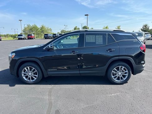 Used 2024 GMC Terrain SLT w/ Tech Package AWD/4WD image 2