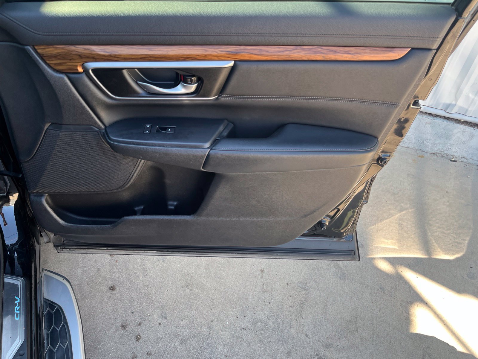 Used 2018 Honda CR-V Touring image 17