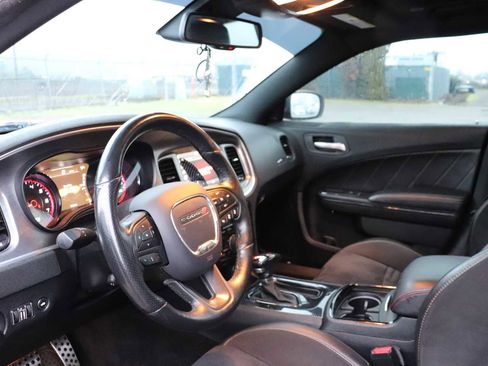 Used 2018 Dodge Charger R/T image 10