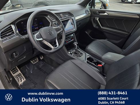 Certified 2023 Volkswagen Tiguan SE R-Line image 9