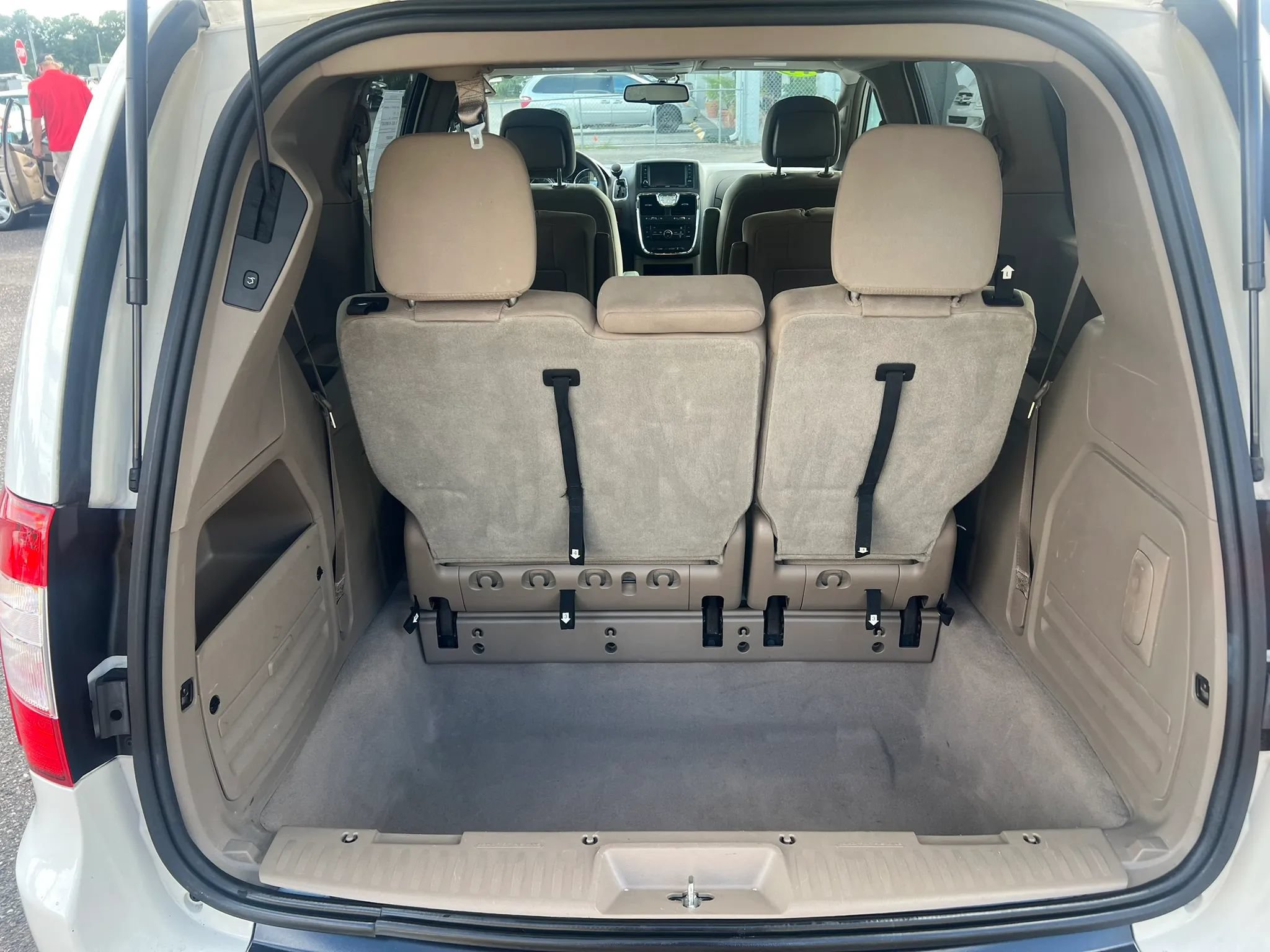 Used 2011 Chrysler Town & Country Touring w/ Trailer Tow Group FWD image 16