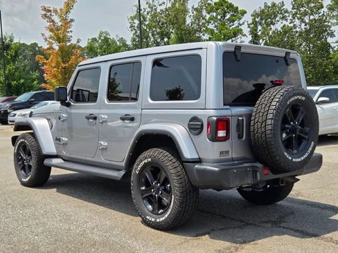 Used 2021 Jeep Wrangler Unlimited Sahara AWD/4WD image 3