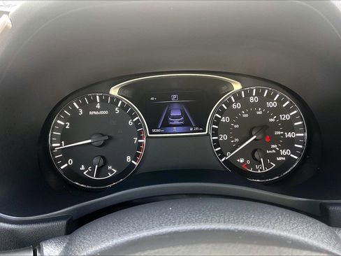 Used 2020 Nissan Pathfinder S image 22