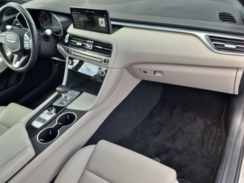 Used 2025 Genesis G70 2.5T RWD image 32