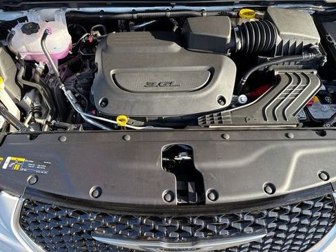 New 2026 Chrysler Pacifica Pinnacle image 6