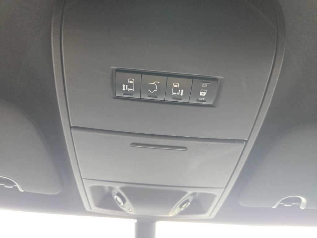 Used 2020 Dodge Grand Caravan GT FWD image 30